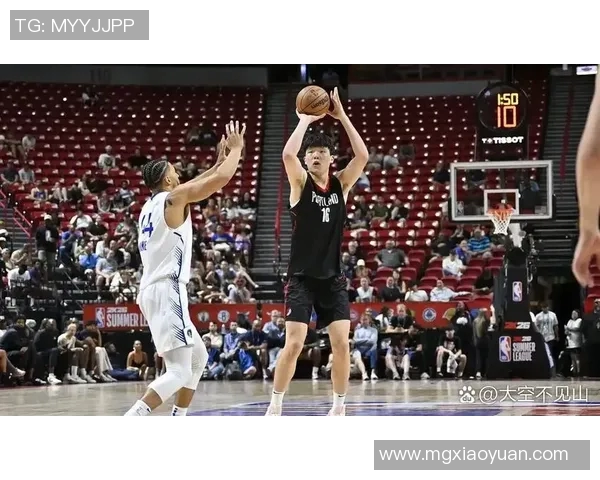 杨瀚森首秀表现出色助攻精彩引发全场瞩目与热议 杨瀚森首秀表现出色助攻精彩引发全场瞩目与热议